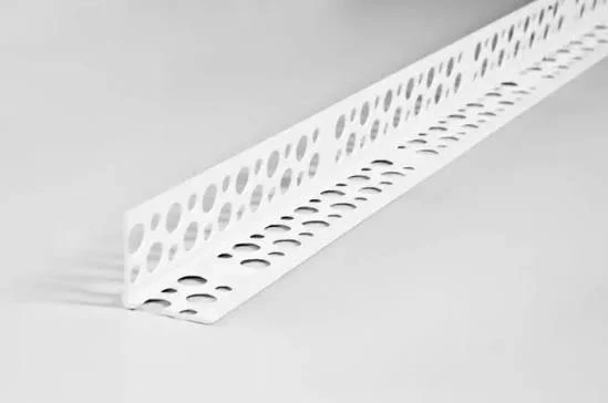 Colțar PVC perforat pentru tencuială, profil alb în unghi